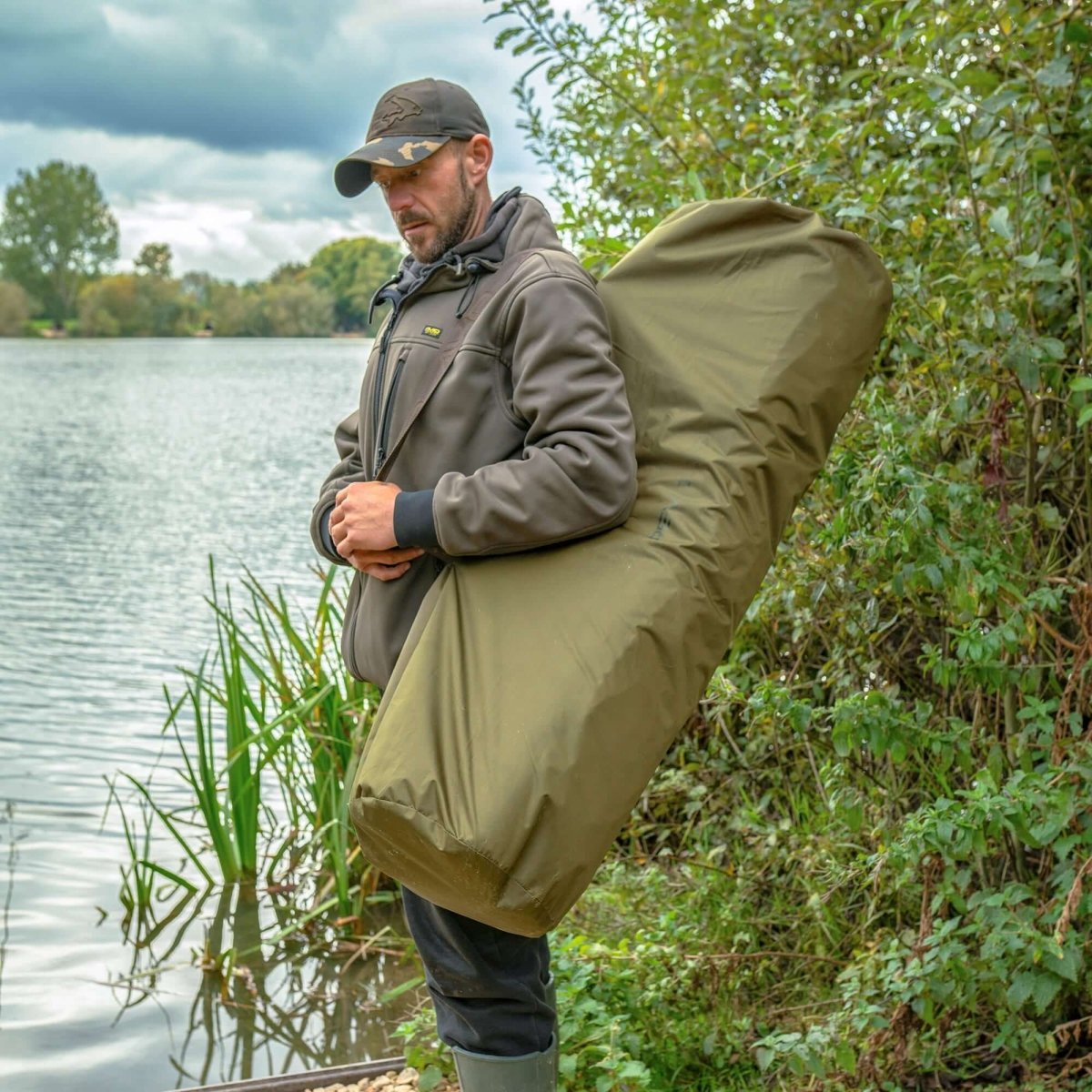 Cuna plegable Avid Carp Revolve - Tienda Carpfishing