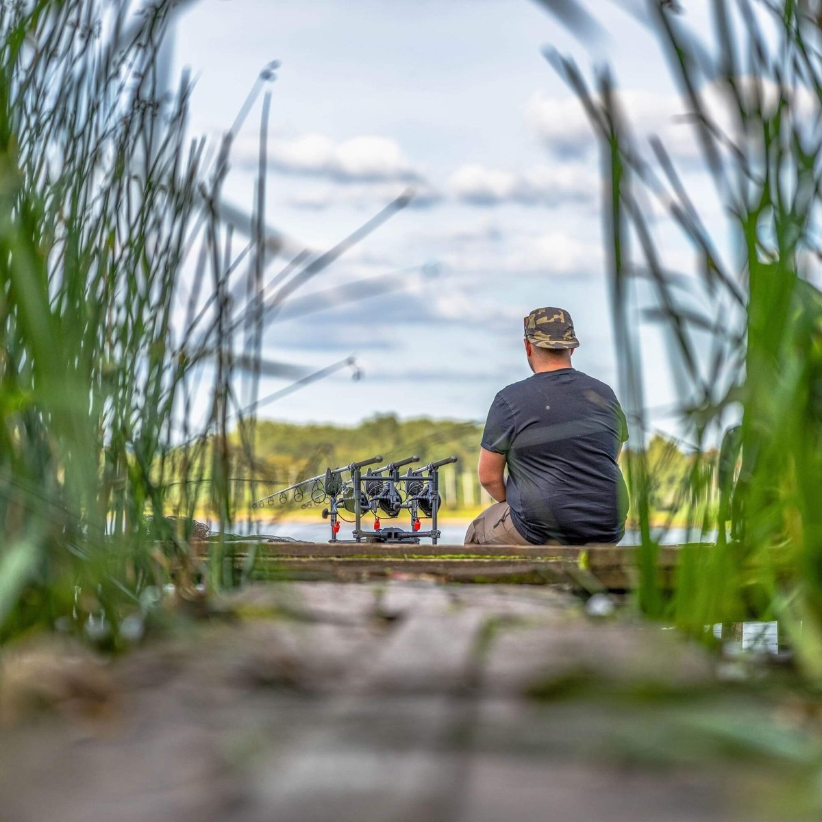 Trípode Avid Carp Revolve Super Low 2 - 3 cañas - Tienda Carpfishing