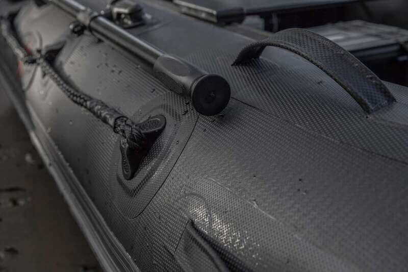 Barca Raptor 200 X - Treme Dark con suelo de aluminio - Tienda Carpfishing