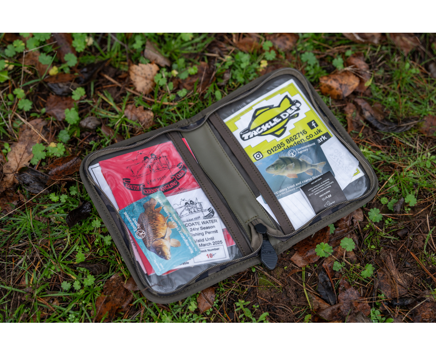 Brieftasche mit Führerschein Avid Carp RVS
