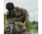 Kappe Avid Carp Camo und Schwarz mit Ball