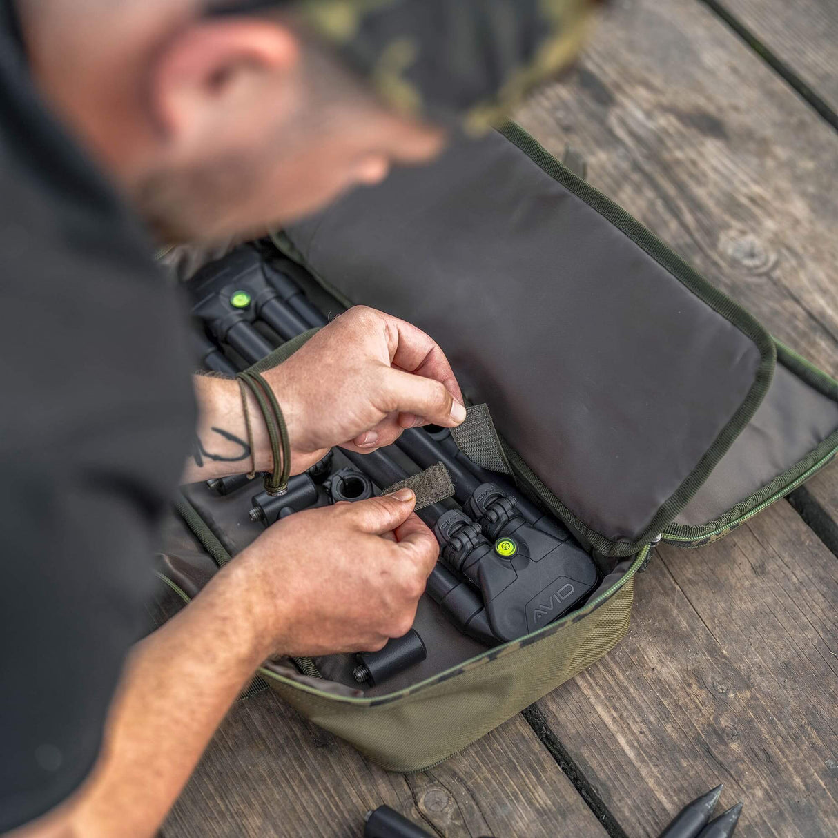 Stativ Avid Carp Revolve Super Low 2-3 Stangen