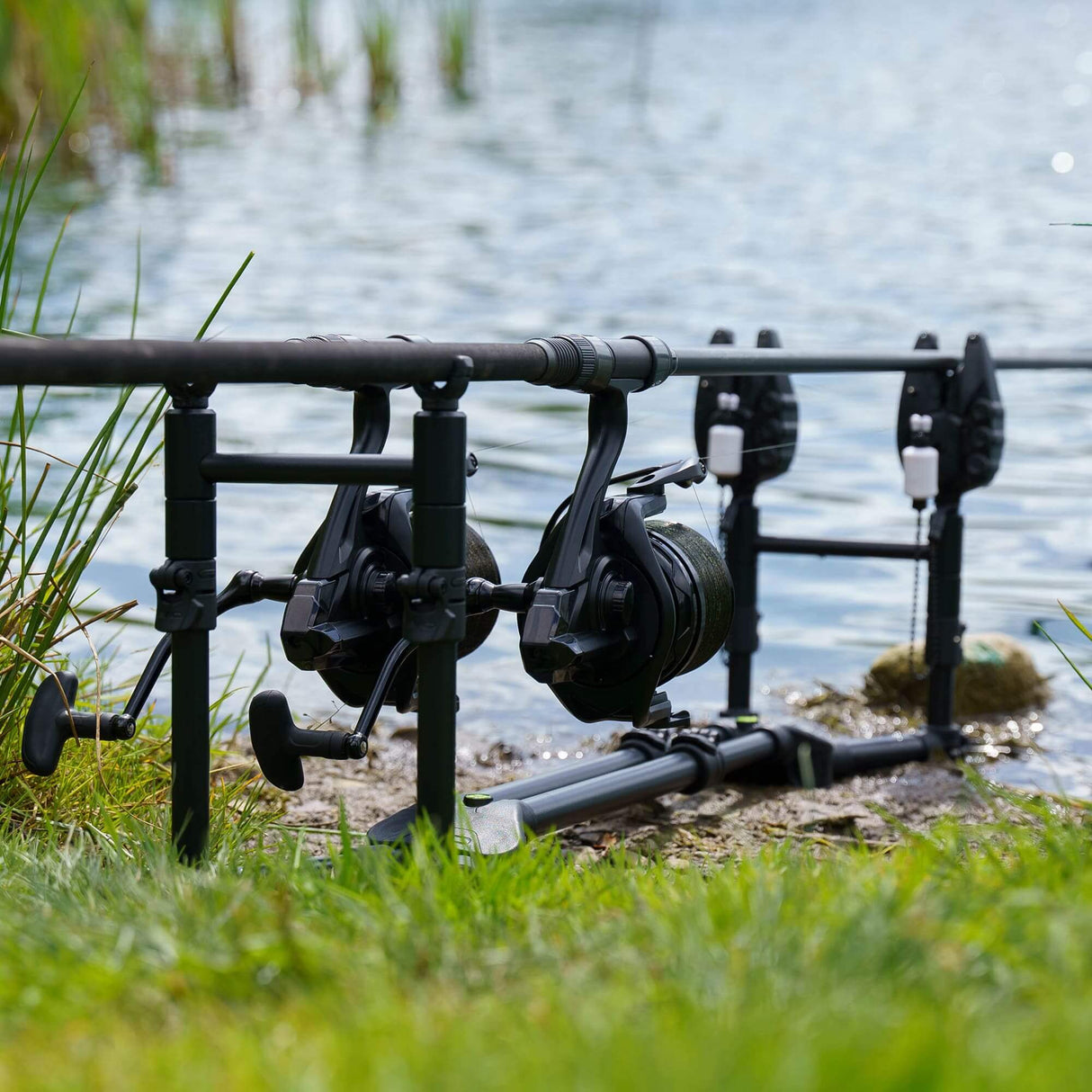 Stativ Avid Carp Revolve Super Low 2-3 Stangen