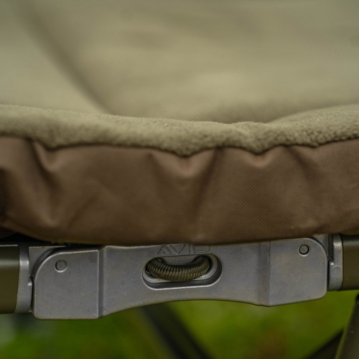 Bed Chair Avid Carp Benchmark Ultra X 8 patas - Tienda Carpfishing