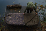 Bed Chair con saco de dormir Solar Worldwide STD 6 patas - Tienda Carpfishing