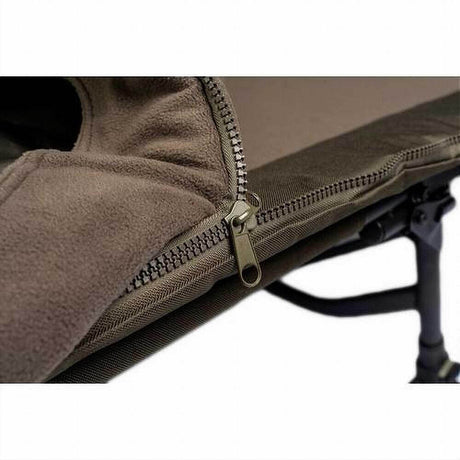 Bed Chair JRC Defender II Pritsche mit Schlafsack Wide - Tienda Carpfishing