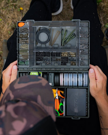 Caja Tackle Fox Edges Loaded Medium - Tienda Carpfishing