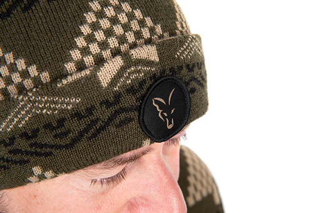 Gorro Fox Navideño con bola - Tienda Carpfishing