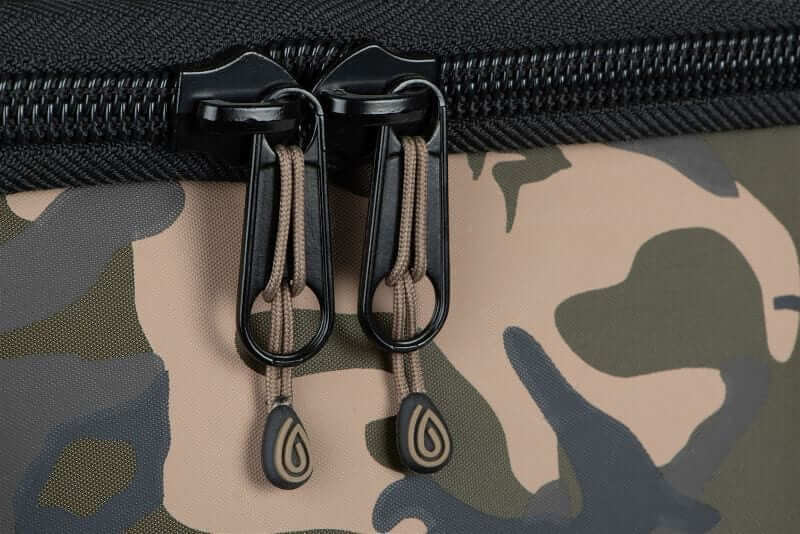 Bolso Fox Aquos Camo 30 litros - Tienda Carpfishing