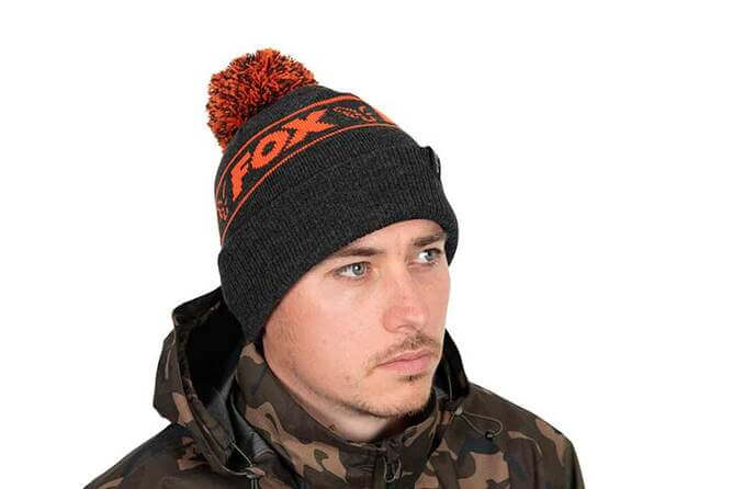 Gorro Fox Collection Negro/Naranja con bola - Tienda Carpfishing
