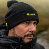 Gorro Ridge Monkey Apearel Negro con bola - Tienda Carpfishing