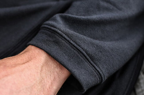 Sudadera ligera Korda Negra con capucha - Tienda Carpfishing